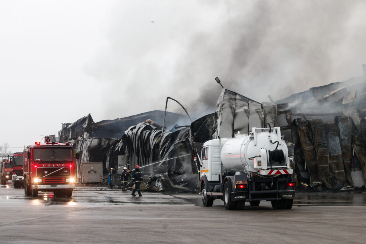 5 νεκρές εργαζόμενες από τη φωτιά στο εργοστάσιο της Βιολάντα στα Τρίκαλα