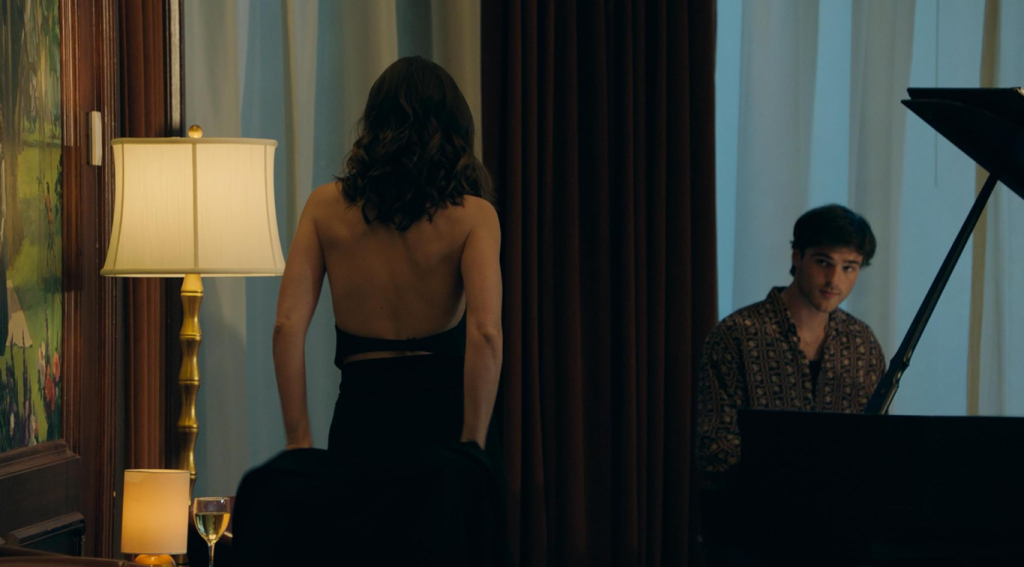 Η Άνα ντε Άρμας και ο Τζέικομπ Ελόρντι στην ταινία «Βαθιά Νερά» (photo credit: IMDb)