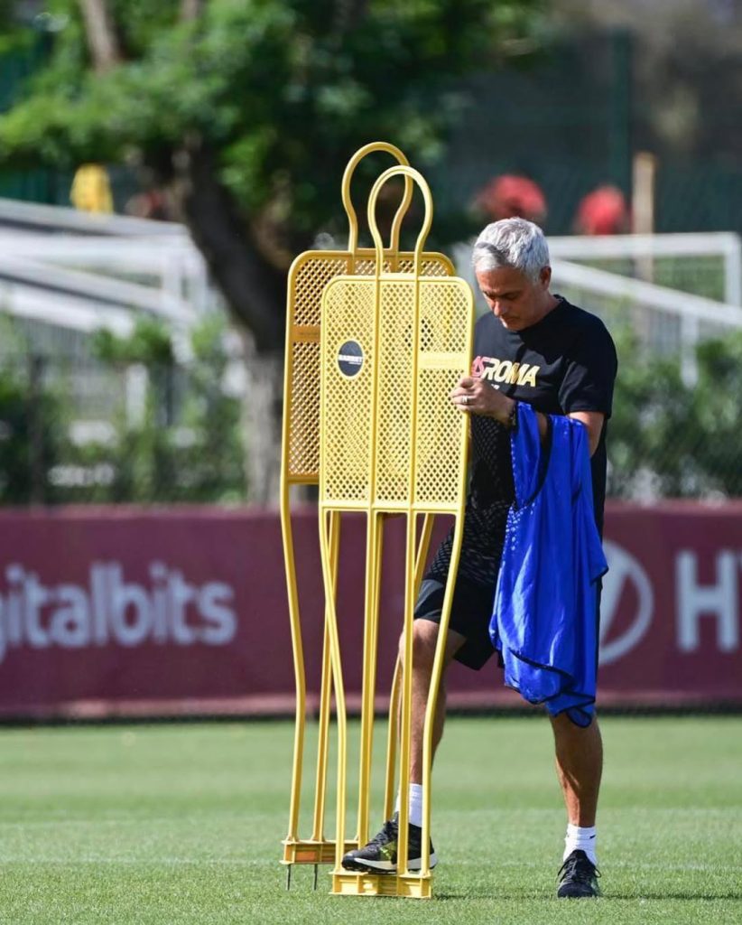 Ο Μουρίνιο βάζει πλέον περισσότερα εμπόδια στον εαυτό του από ό, τι οι αντίπαλοι του.