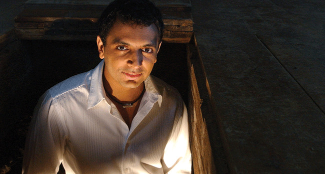 Ο Μ. Night Shyamalan μας «επισκέπτεται» με νέα ταινία