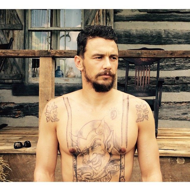 O James Franco αποκαλύπτει το νέο του tattoo στο «The Long Home»