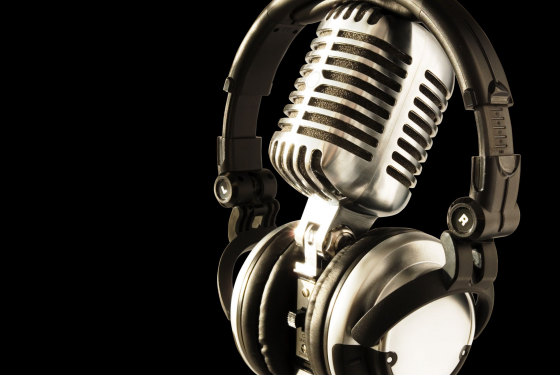 Τα backing vocals δεν είναι ντροπή! Ειδικά αν είσαι το ίδιο διάσημος με τον τραγουδιστή!