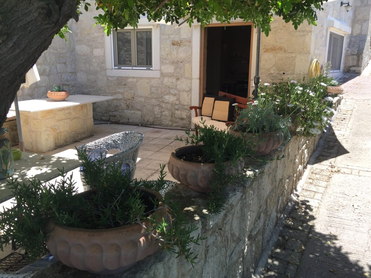 RHOUS ρους WINERY a.k.a Κτήμα Ταμιωλάκη