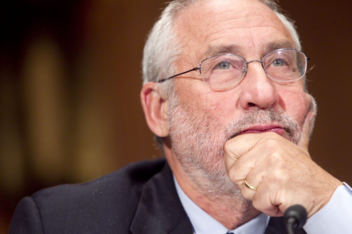 Ο Joseph Stiglitz αποκαλύπτει πώς θα ψήφιζε στο ελληνικό δημοψήφισμα