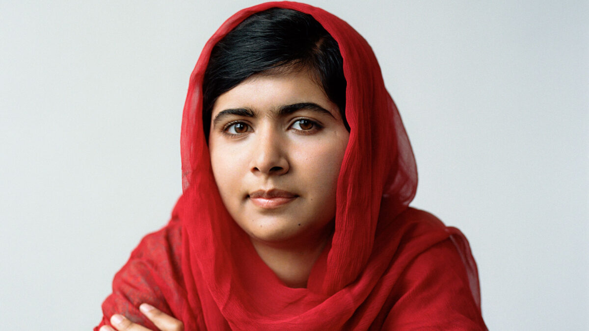 «He named me Malala»: Η ιστορία της 15χρονης που τα έβαλε με τους Ταλιμπάν