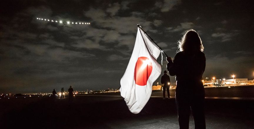 118 ώρες πάνω από τον Ειρηνικό χωρίς σταγόνα καυσίμου.