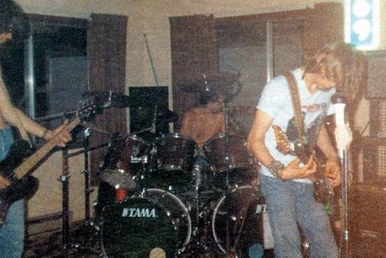 Πώς είναι να μαθαίνεις ότι οι Nirvana  έδωσαν την πρώτη τους συναυλία στο υπόγειο του σπιτιού σου!