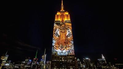 To Empire State Building γέμισε άγρια ζώα