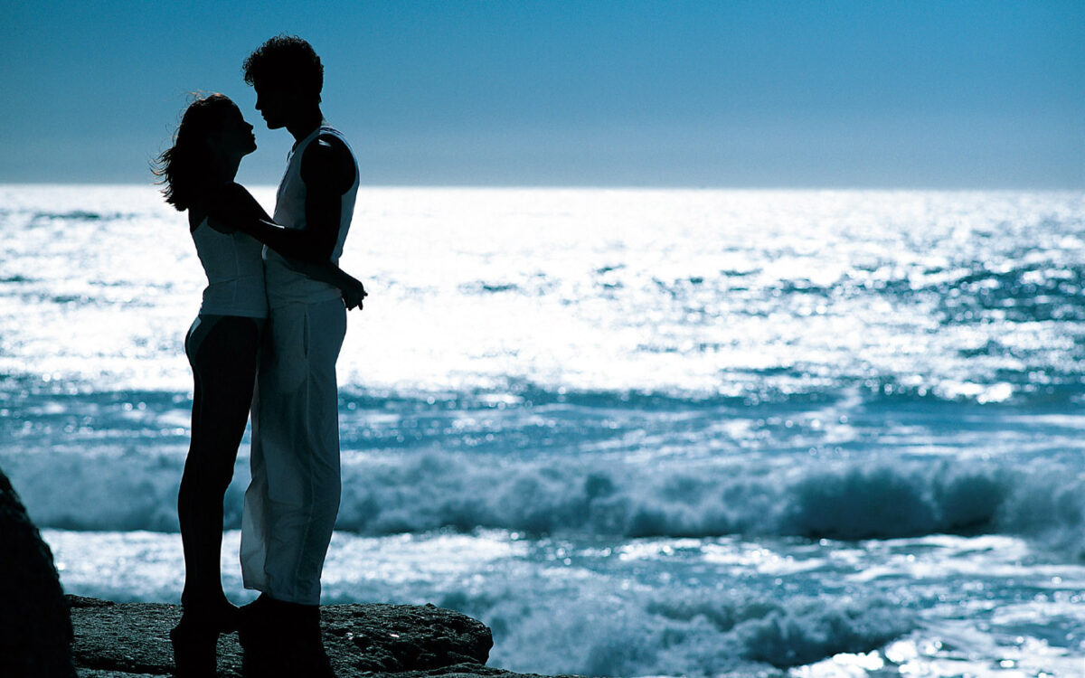 Love Letters: "Απόψε εφημερεύεις πάνω μου"...