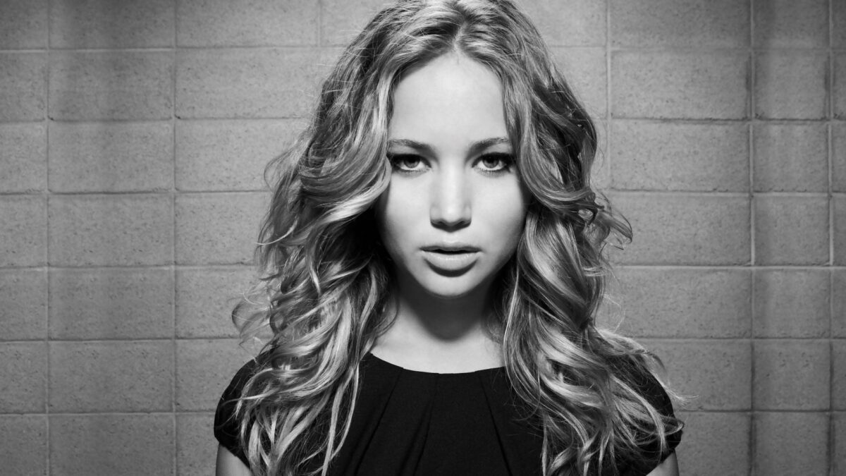 Η Jennifer Lawrence είναι εντυπωσιακή στο πρώτο poster για το «Joy»