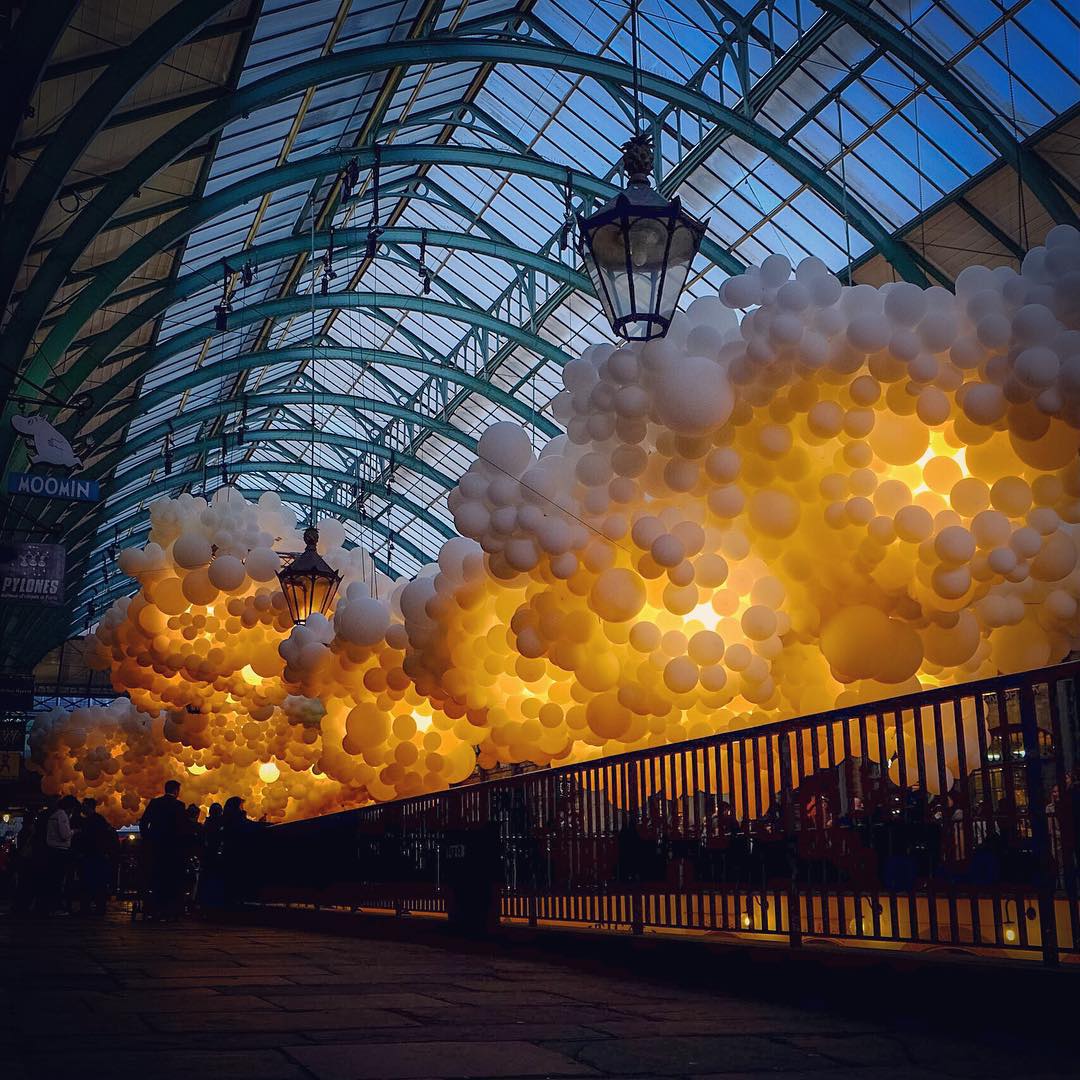 100.000 μπαλόνια εισβάλλουν στο  Covent Garden Market του Λονδίνου