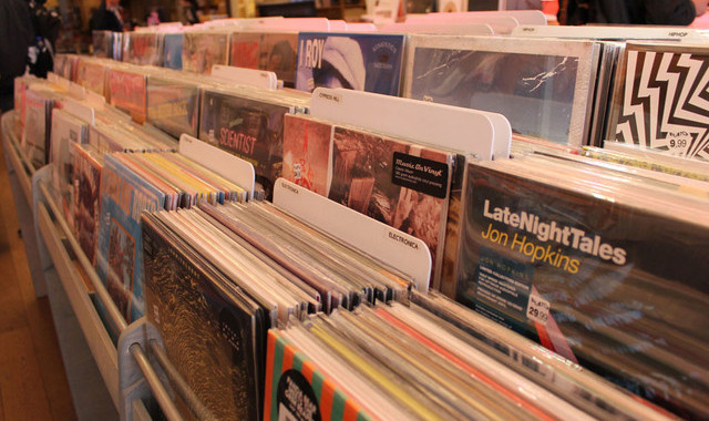 H μεγαλύτερη αλυσίδα supermarket στην Μ. Βρετανία – Tesco ξεκινάει πωλήσεις βινυλιών