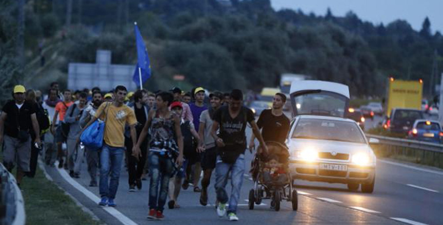 Αυστριακό καραβάνι για τη μεταφορά προσφύγων από την Ουγγαρία.