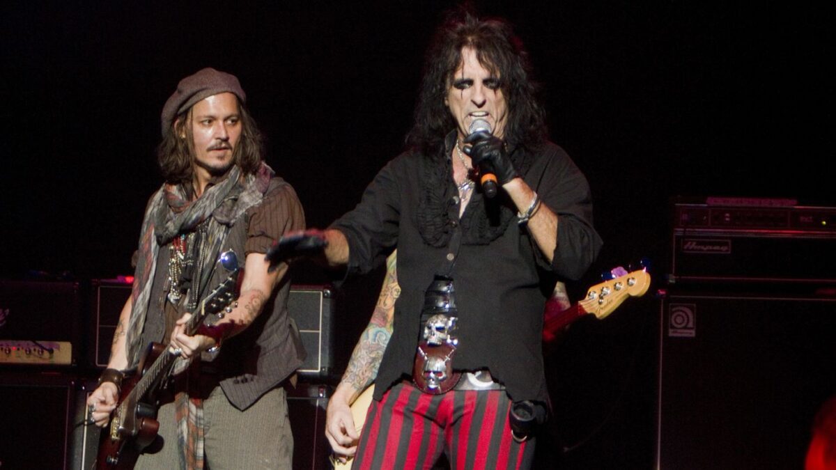 Το συγκρότημα του Alice Cooper και του Johnny Depp διασκευάζει Led Zeppelin