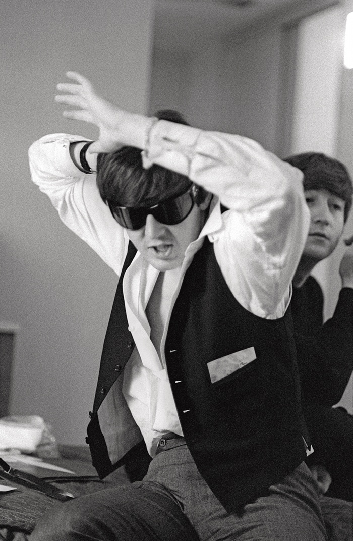 O Ringo Starr φωτογράφιζε ενώ έπαιζε και το ανάποδο