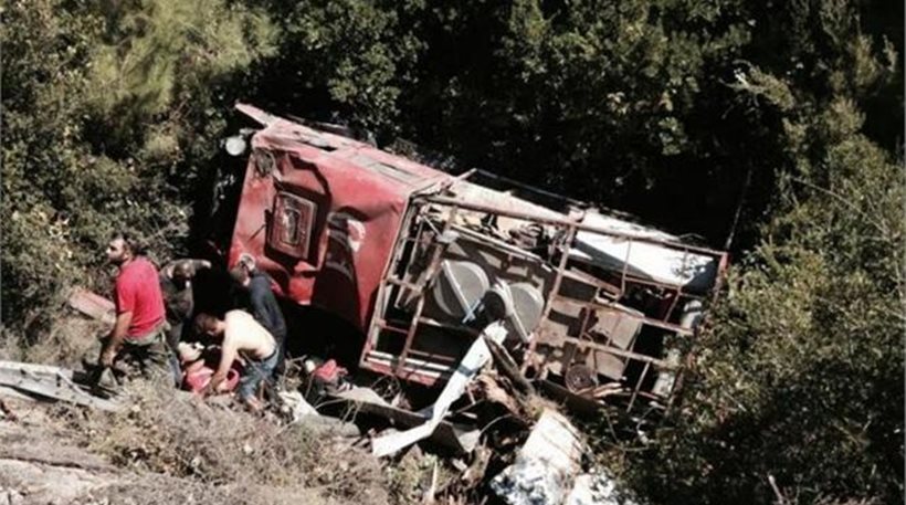 Μυτιλήνη: Ιρανοί μετανάστες σώζουν πυροσβέστες που έπεσαν σε χαράδρα