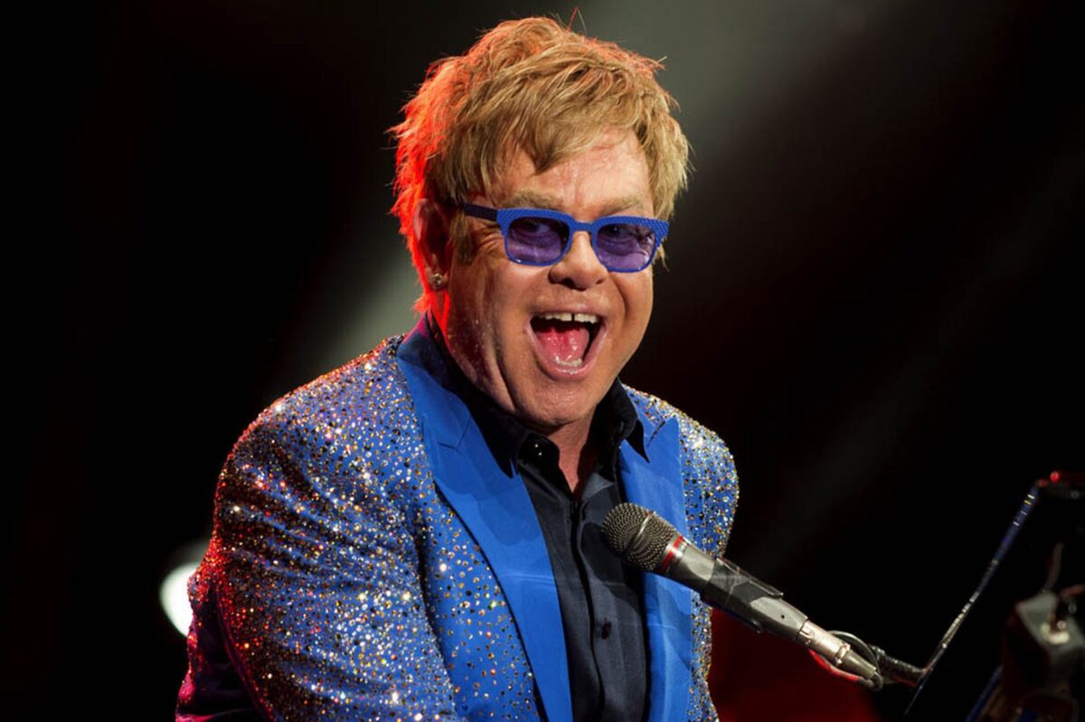 Ο Elton John θα κάνει παρέμβαση στον Putin για τα δικαιώματα των gay στη Ρωσία