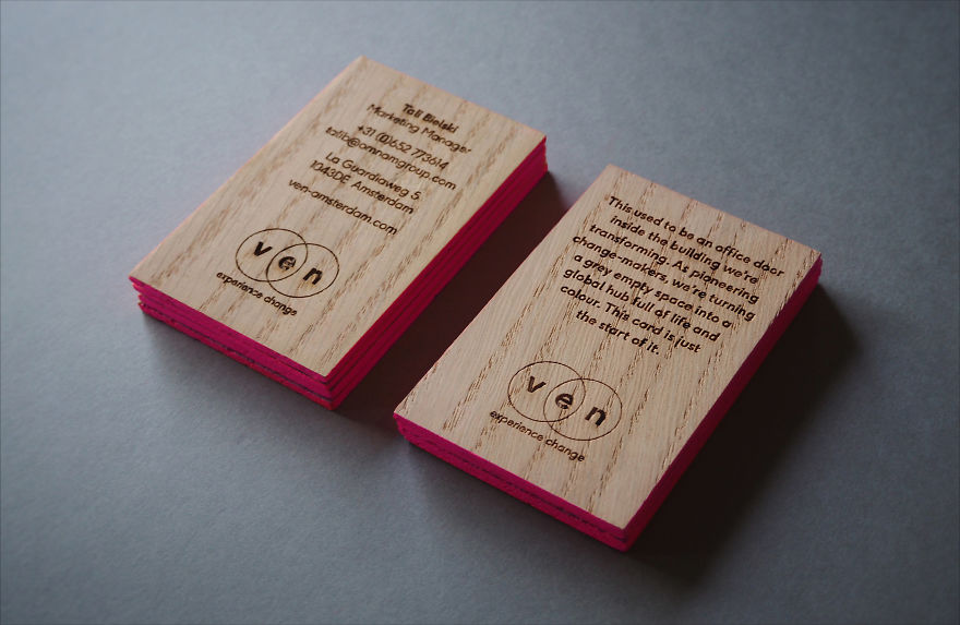 Όταν παλιές πόρτες γραφείου γίνονται..business cards!