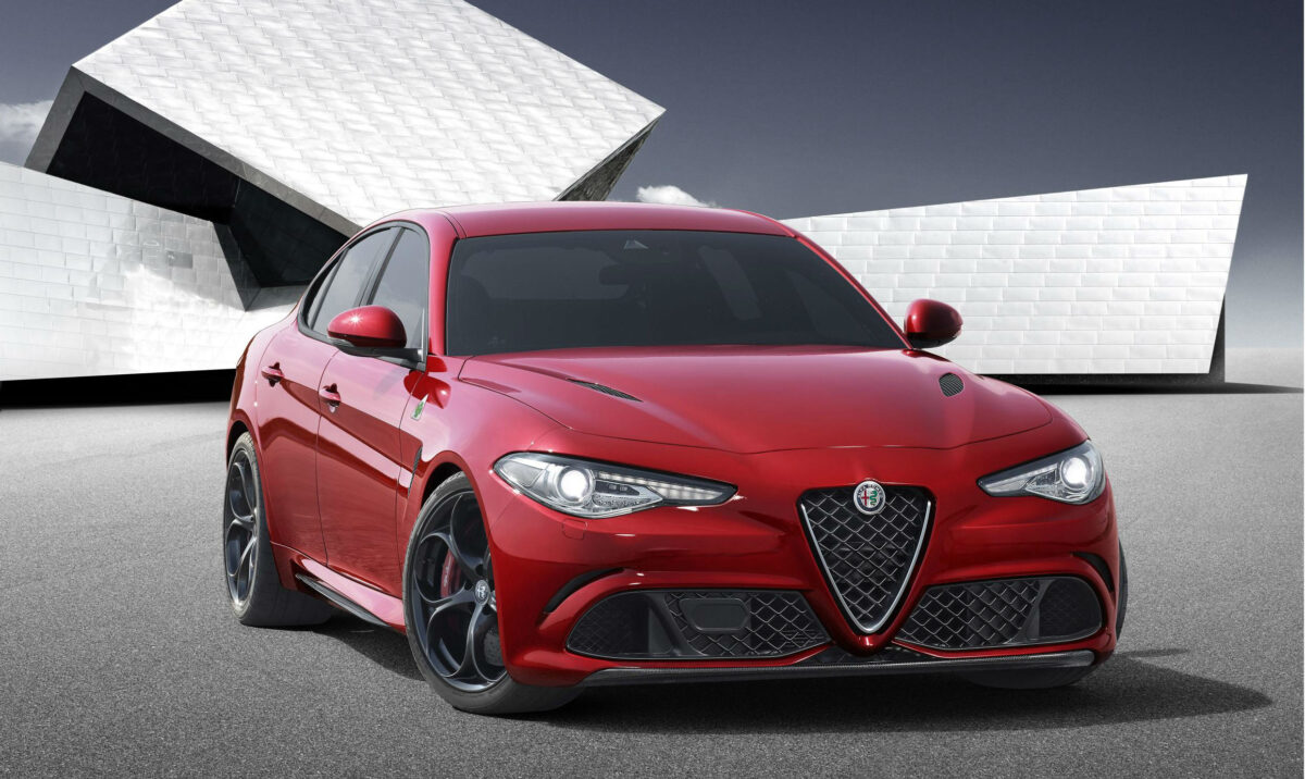 Που το πάει η Alfa Romeo Giulia QV των 510 ίππων; (photos + video)