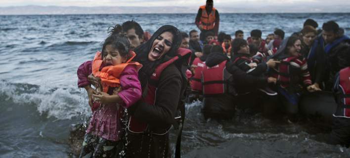 Τα πραγματικά σύνορα της Γαλλίας είναι  επίσης στην Λαμπεντούζα, τη Λέσβο και τη Μελίγια.