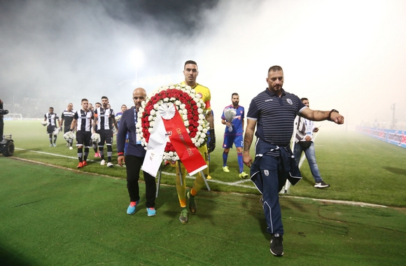 Στη χώρα που αποθεώνουν το… αυτονόητο!