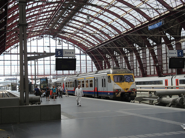 Τα τρένα στο Βέλγιο θα ηλεκτροδοτούνται με αιολική ενέργεια.