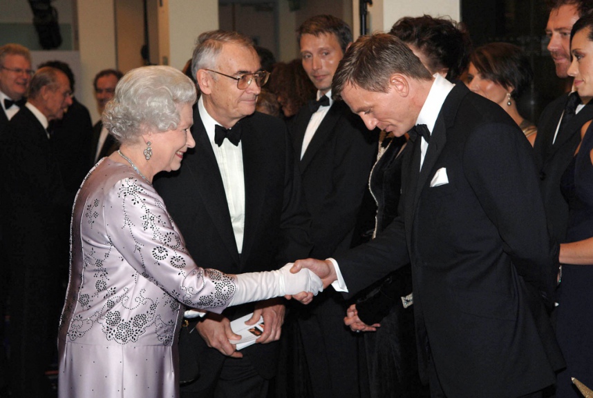 Spectre, η λαμπερή αβάν πρεμιέρ στο Λονδίνο απόψε