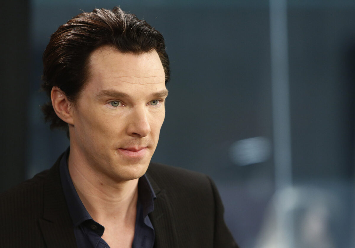 O Benedict Cumberbatch μιλάει για τους πρόσφυγες VIdeo στη δάιρκεια παράστασης