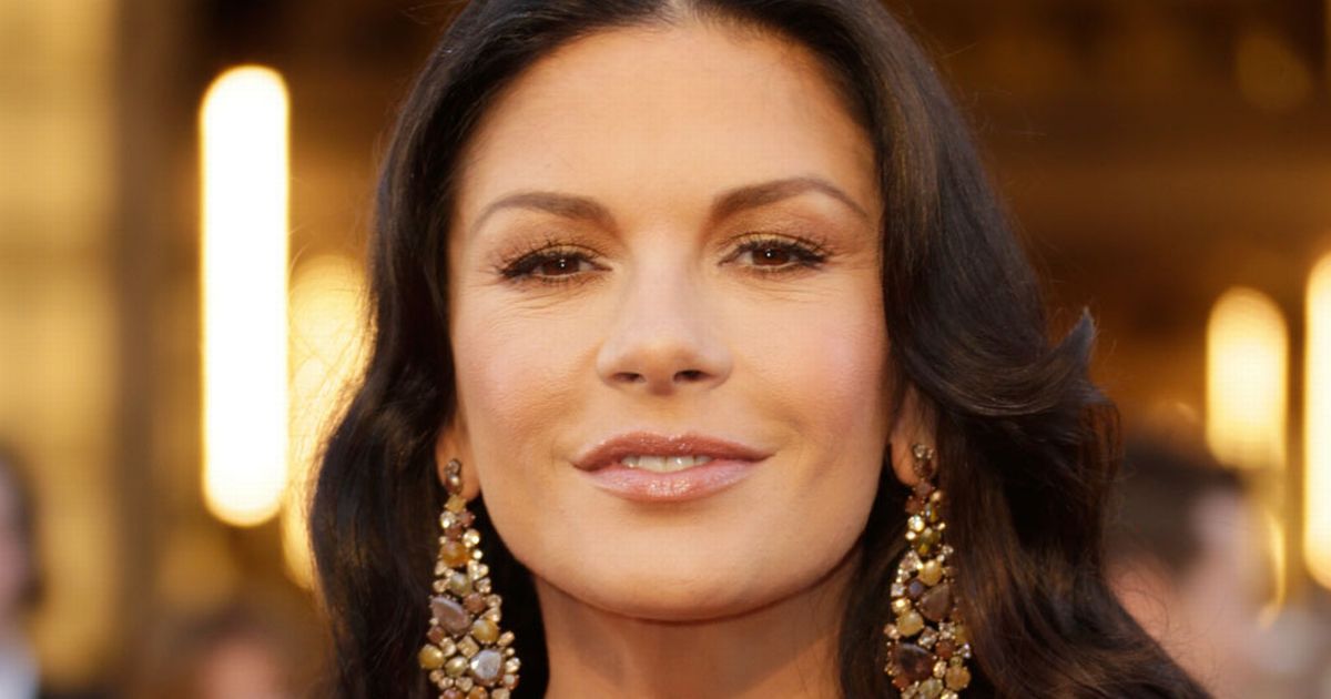 Catherine Zeta Jones | To τρυφερό φιλί στα χείλη με τον πεθερό της