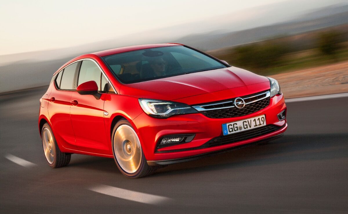 Διαθέσιμο με τιμή από 18.040 ευρώ το νέο Opel Astra