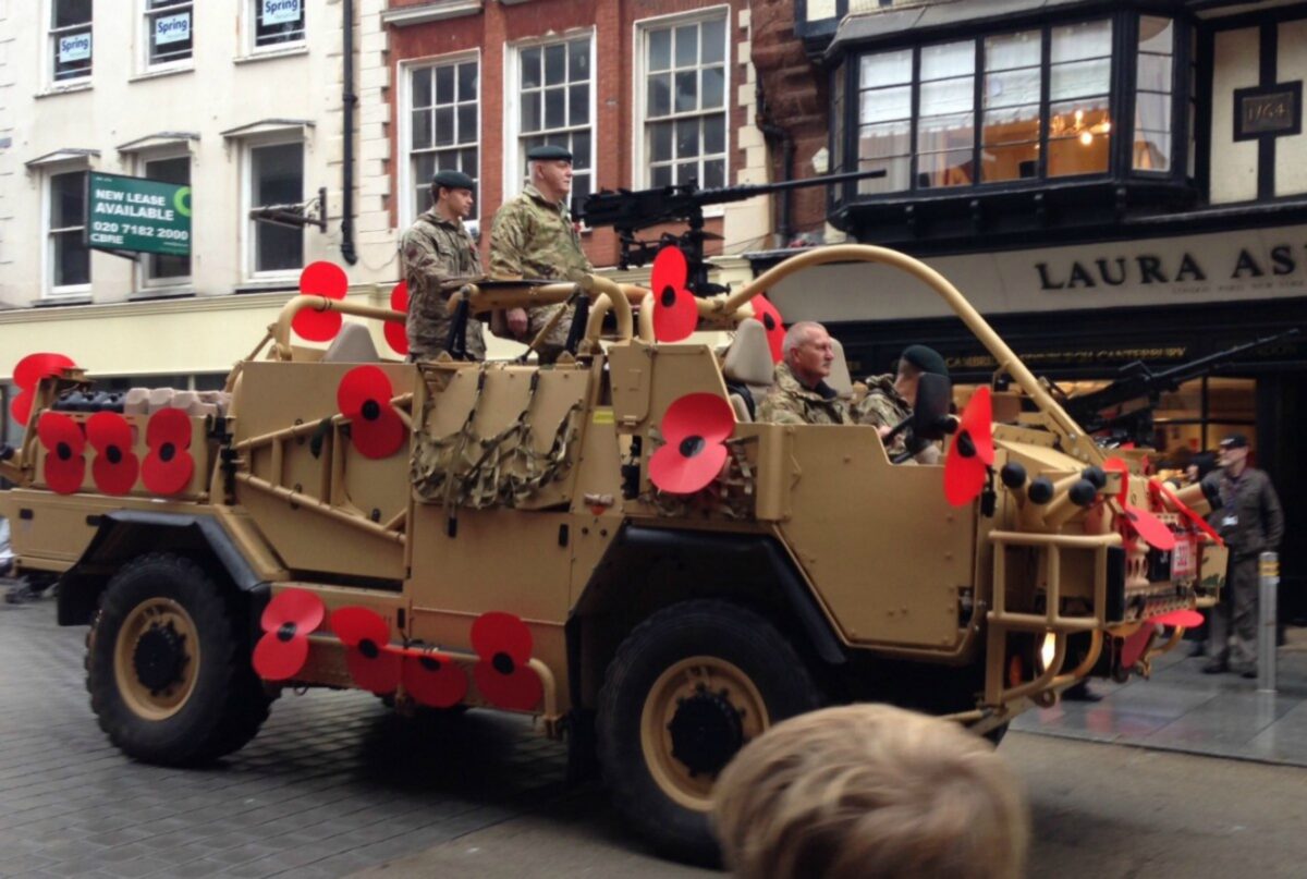 Σαν την παπαρούνα μοιάζεις…