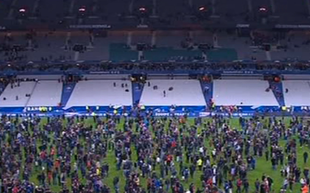 Video -Η στιγμη της έκρηξης στον αγώνα Γαλλια - Γερμανια