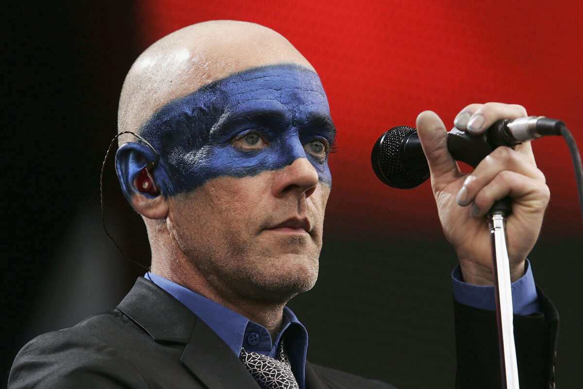 Ο Michael Stipe τραγουδά Doors σε συναυλία της Patti Smith