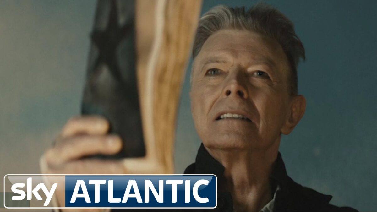 Ο «νέος» David Bowie δίνει μια γεύση στο κοινό του