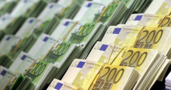 Η ευρωζώνη  αποδεσμεύει 12 δισεκ. ευρώ για την Αθήνα και τις τράπεζές της