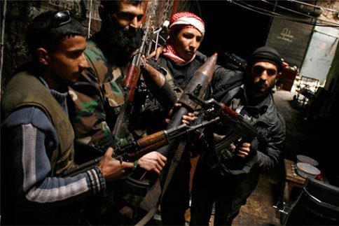 Συρία:H Τουρκία έχει αυξήσει τις παραδόσεις όπλων στους αντάρτες