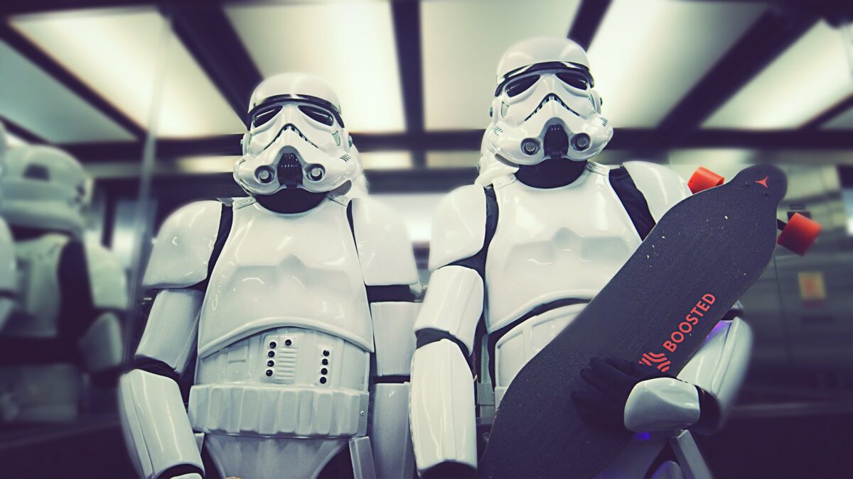 Oι Stormtroopers γουστάρουν Skateboards