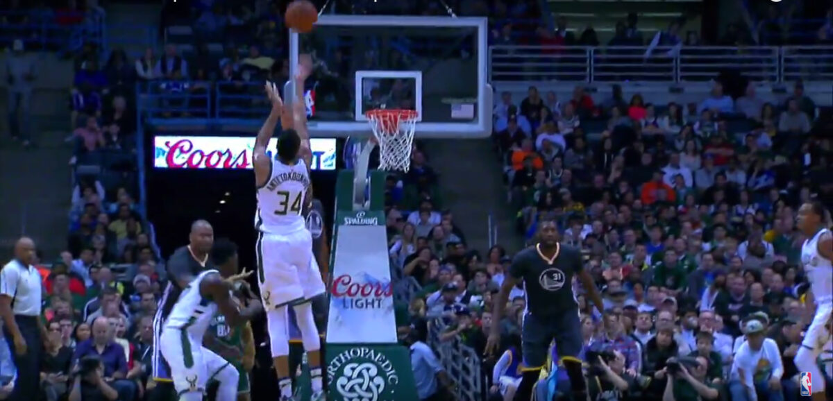 Γιάννης Αντετοκούνμπο: Ο «Έλληνας Magic» (video)