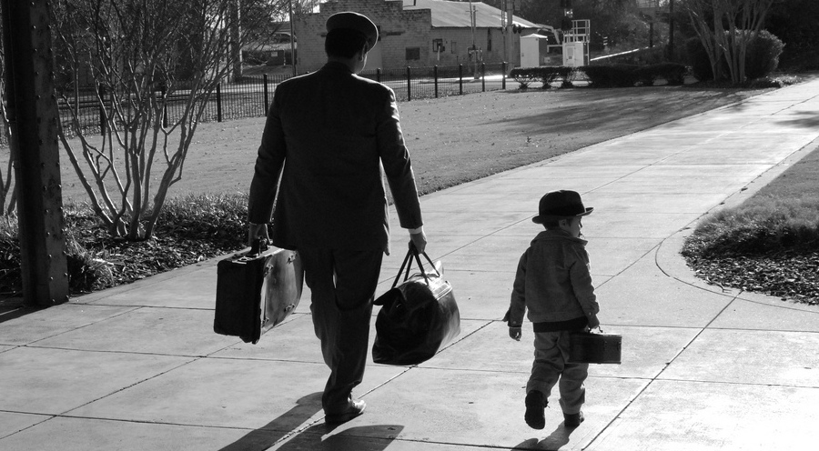 Καταλαβαίνεις ότι έχεις μεγαλώσει όταν τα Χριστούγεννα αντί για δώρα ζητάς ανθρώπους