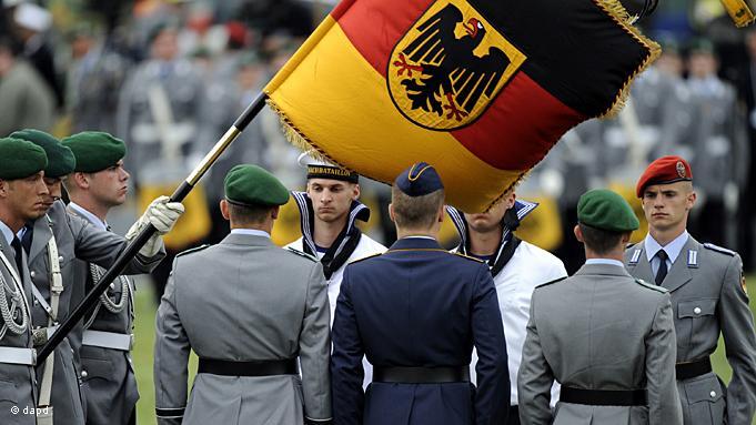 Το 56% των Γερμανών επιθυμεί να ενισχυθούν οι ενοπλές δυνάμεις της χώρας