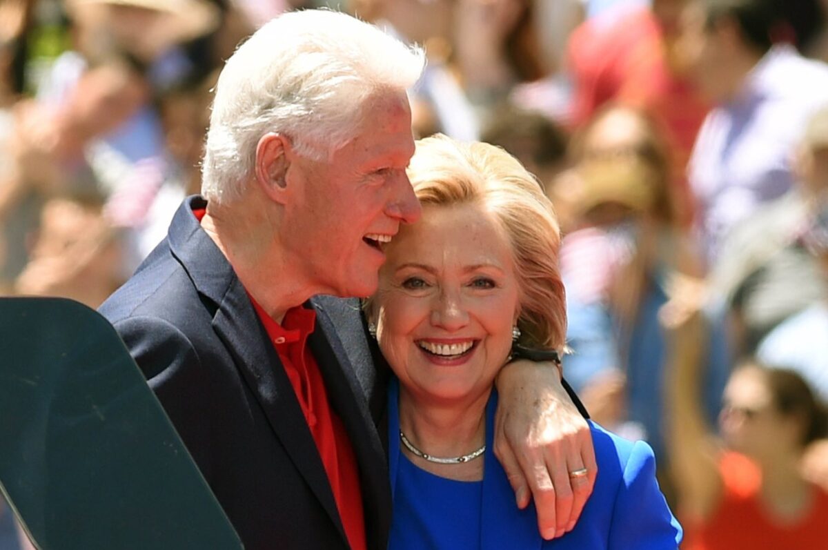 Η Hillary επιστρατεύει τον Bill