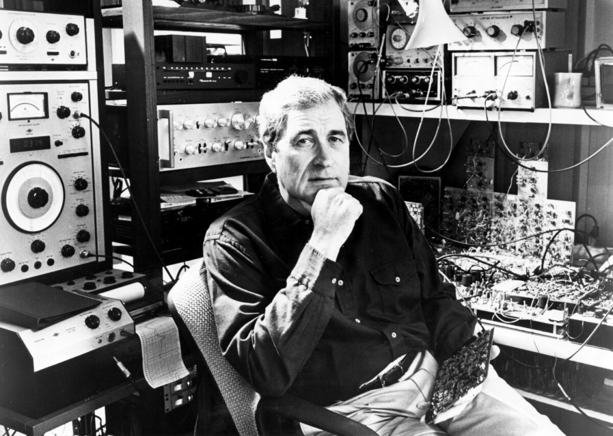 Χρόνια πολλά, Ray Dolby