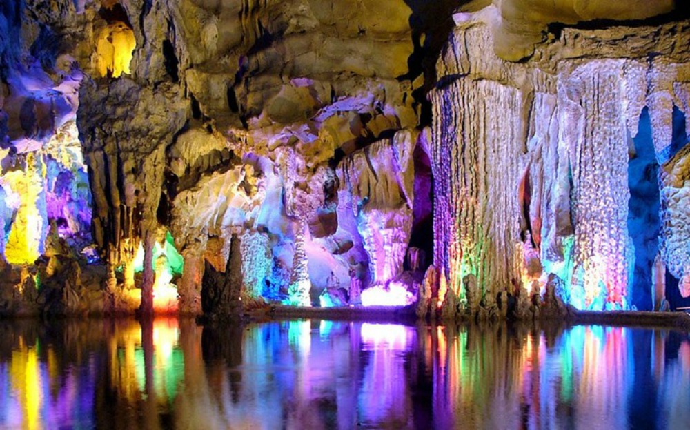 Το σπήλαιο των χρωμάτων στην Κίνα