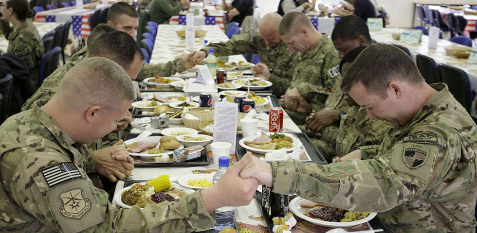 soldiers eating 1