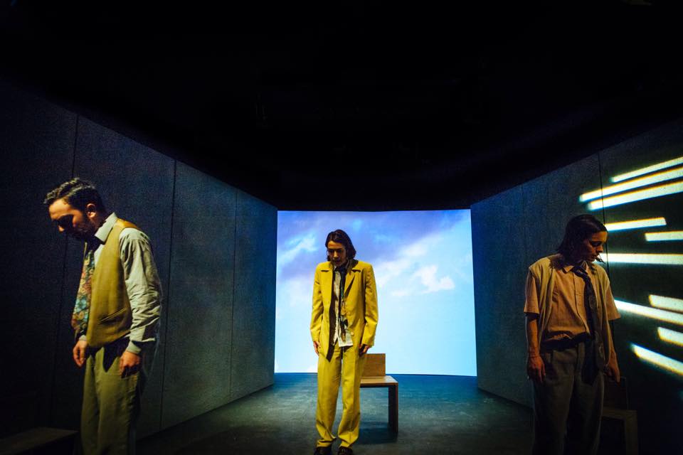 Με κάθε αντίο μαθαίνεις κι ας νομίζεις το αντίθετο