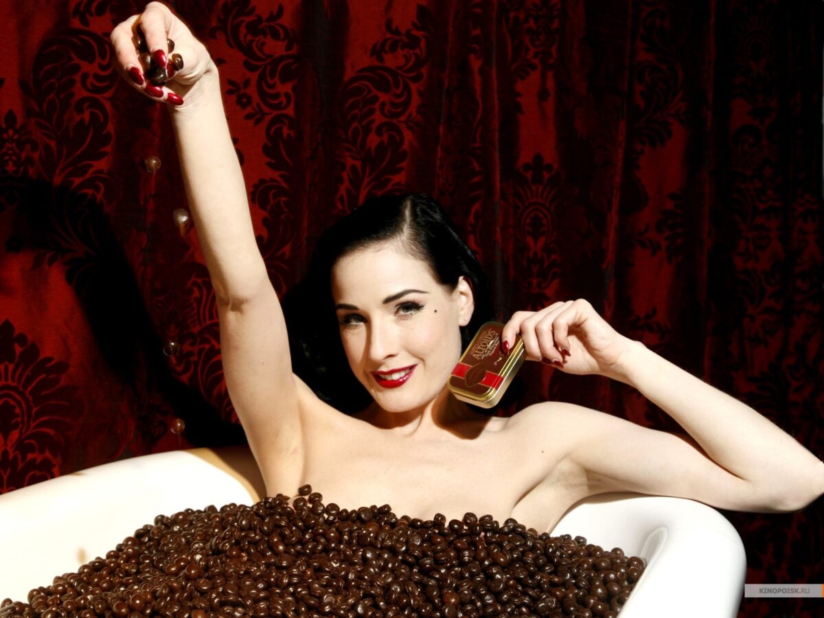 Η Dita Von Teese και οι 10 κανόνες εσωρούχων της