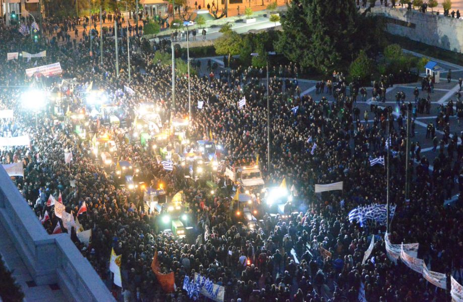 Xιλιάδες αγρότες στο Σύνταγμα