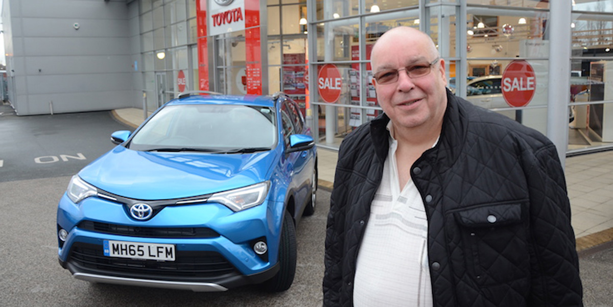 Βρετανός έχει αγοράσει 51 Toyota σε 20 χρόνια!