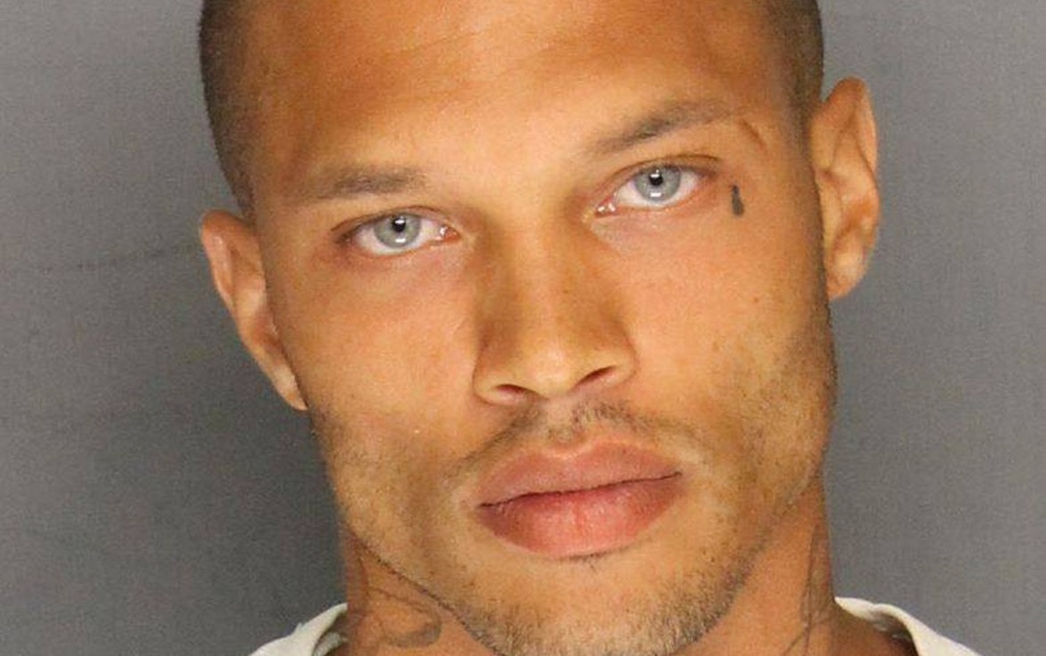 Ο Jeremy Meeks βγήκε από τη φυλακή και ετοιμάζεται για μεγάλη καριέρα μοντέλου.