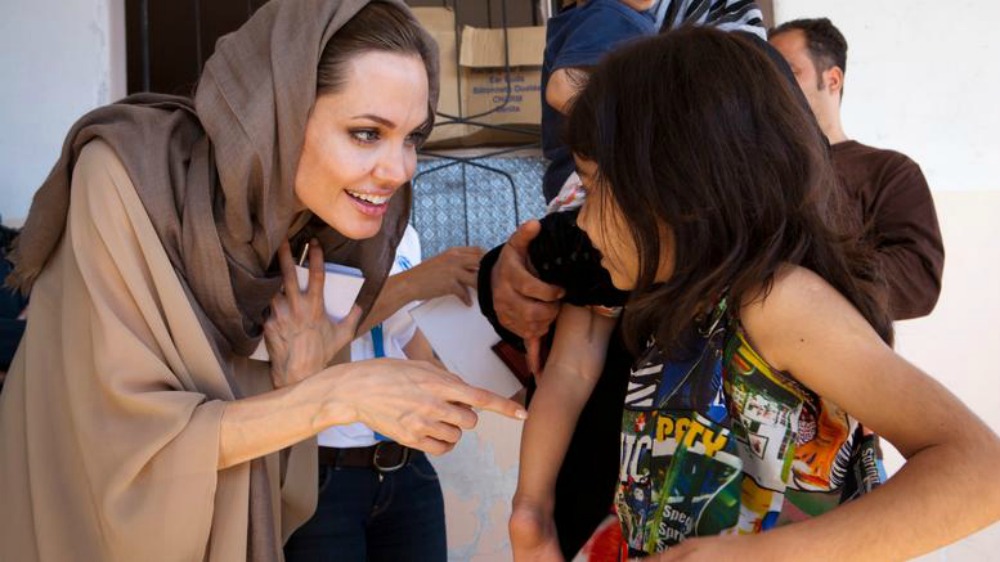 Έρχεται η Angelina Jolie στη Λέσβο για τους πρόσφυγες
